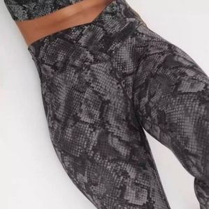 Aerie offline highrise crossover legging snake